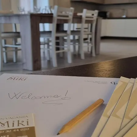 Nuovissimo A Desenzano * דסנזאנו דל גארדה