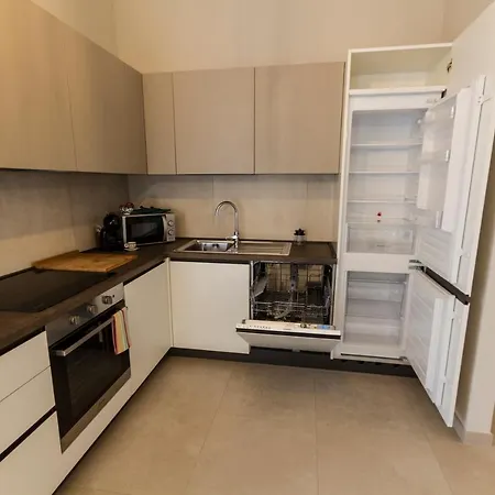 Nuovissimo A Desenzano Apartment *
