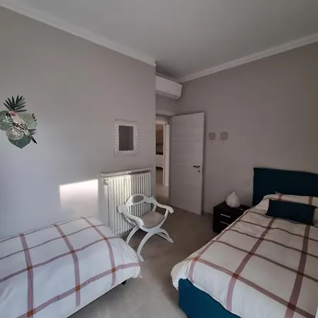 Nuovissimo A Desenzano 아파트 *