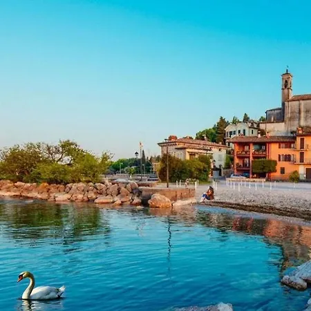 Nuovissimo A Desenzano 아파트