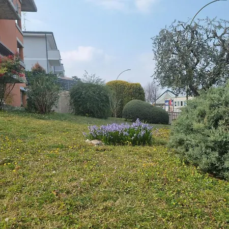 Nuovissimo A Desenzano Apartment *